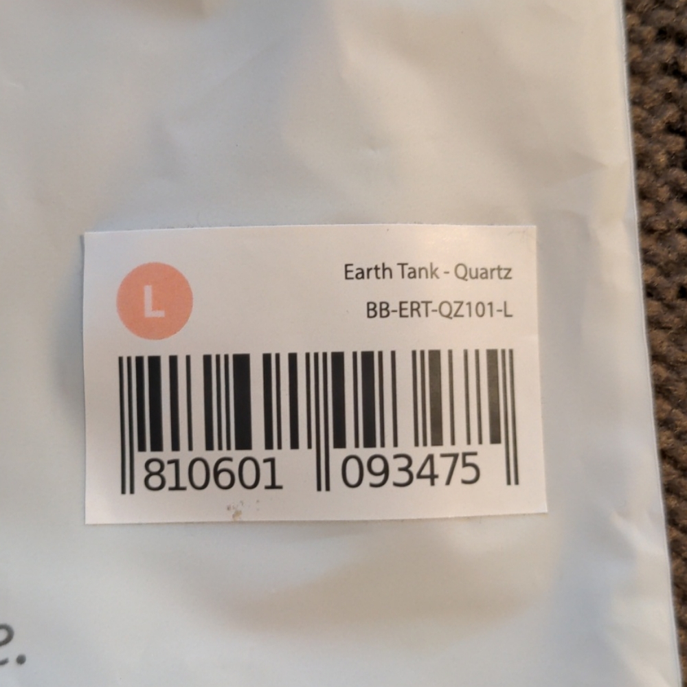 Buffbunny Earth tank NWT - Picture 4 of 4